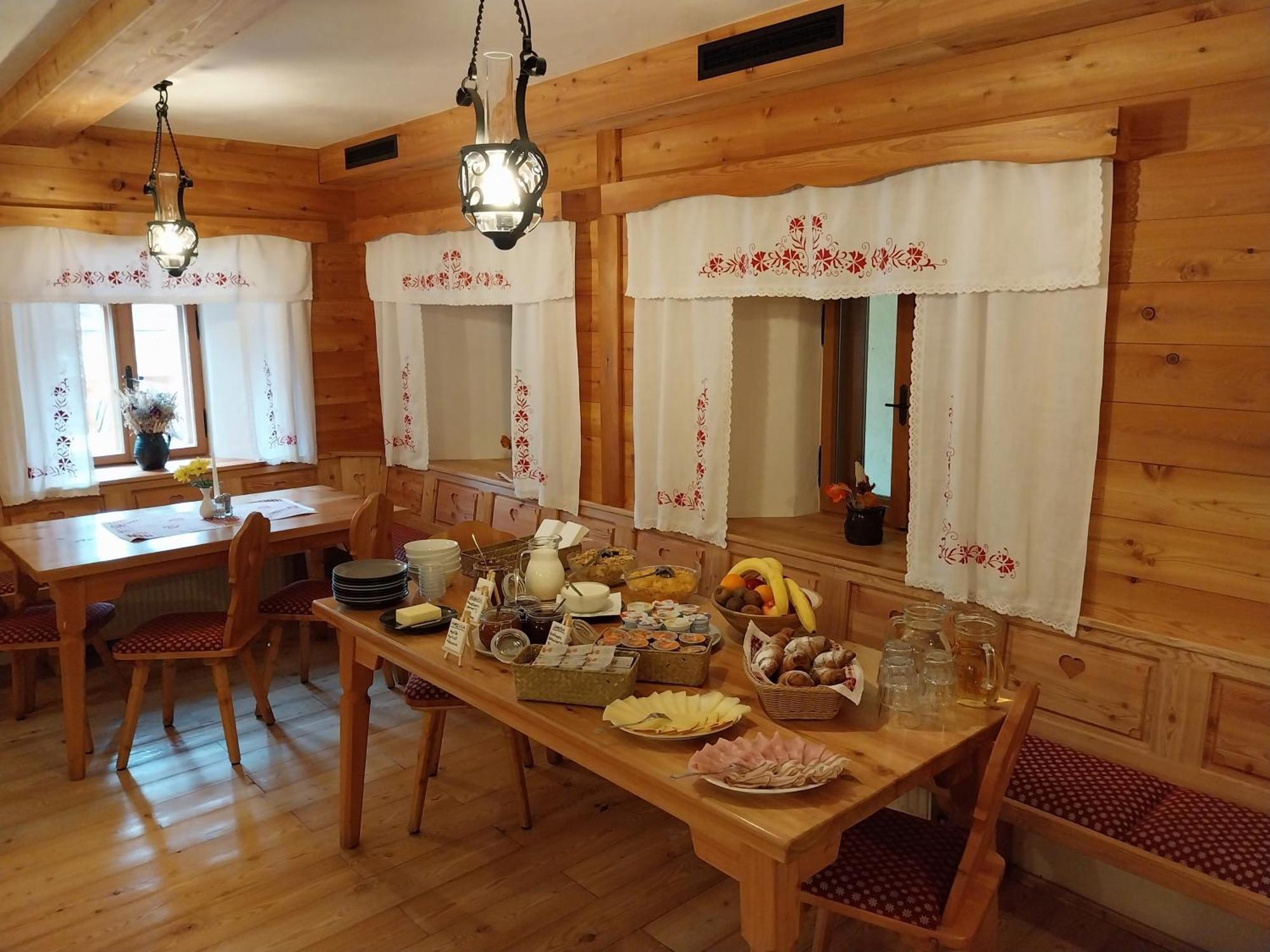 Hotel Surc Kranjska Gora Exteriör bild