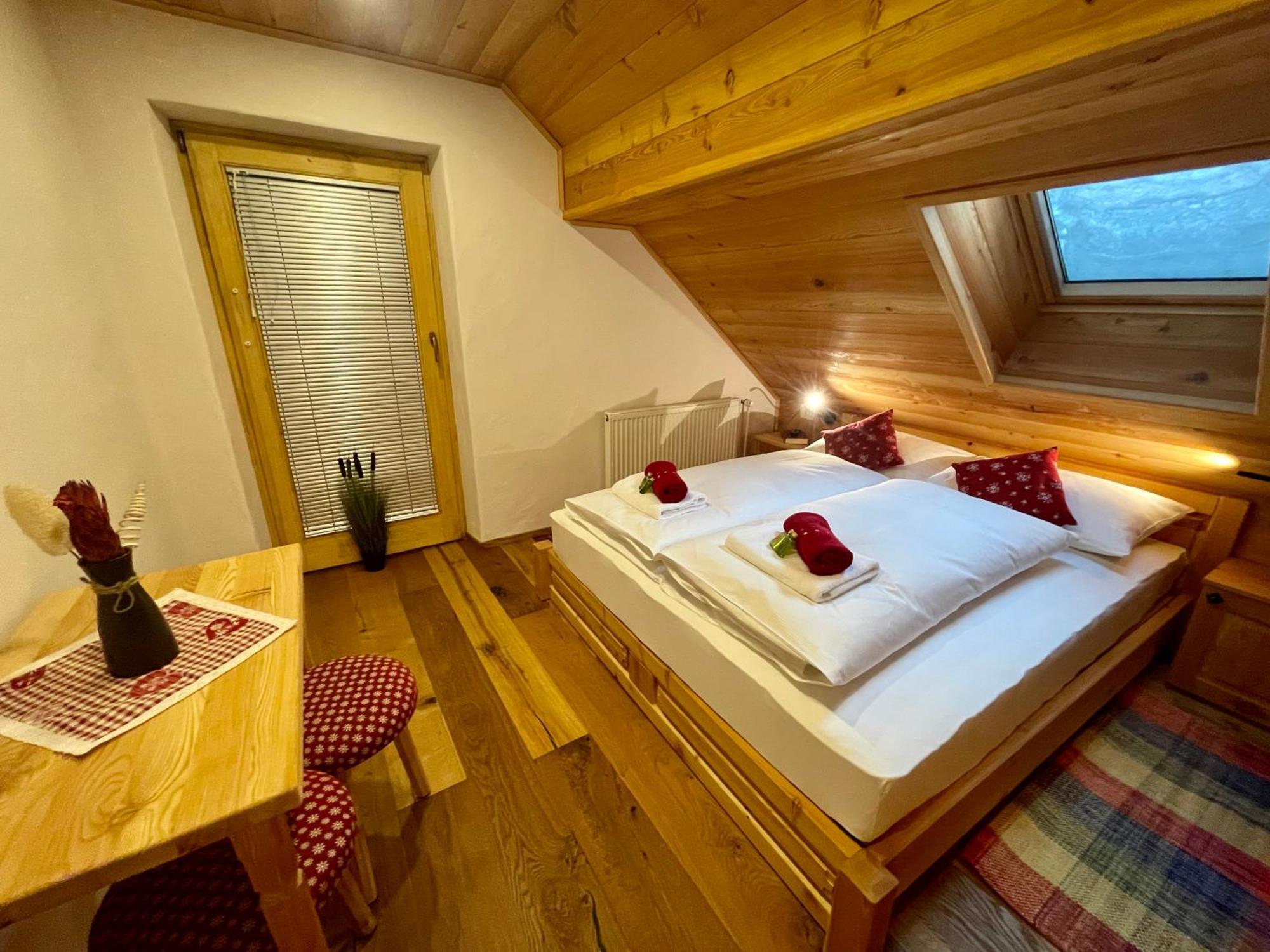 Hotel Surc Kranjska Gora Exteriör bild