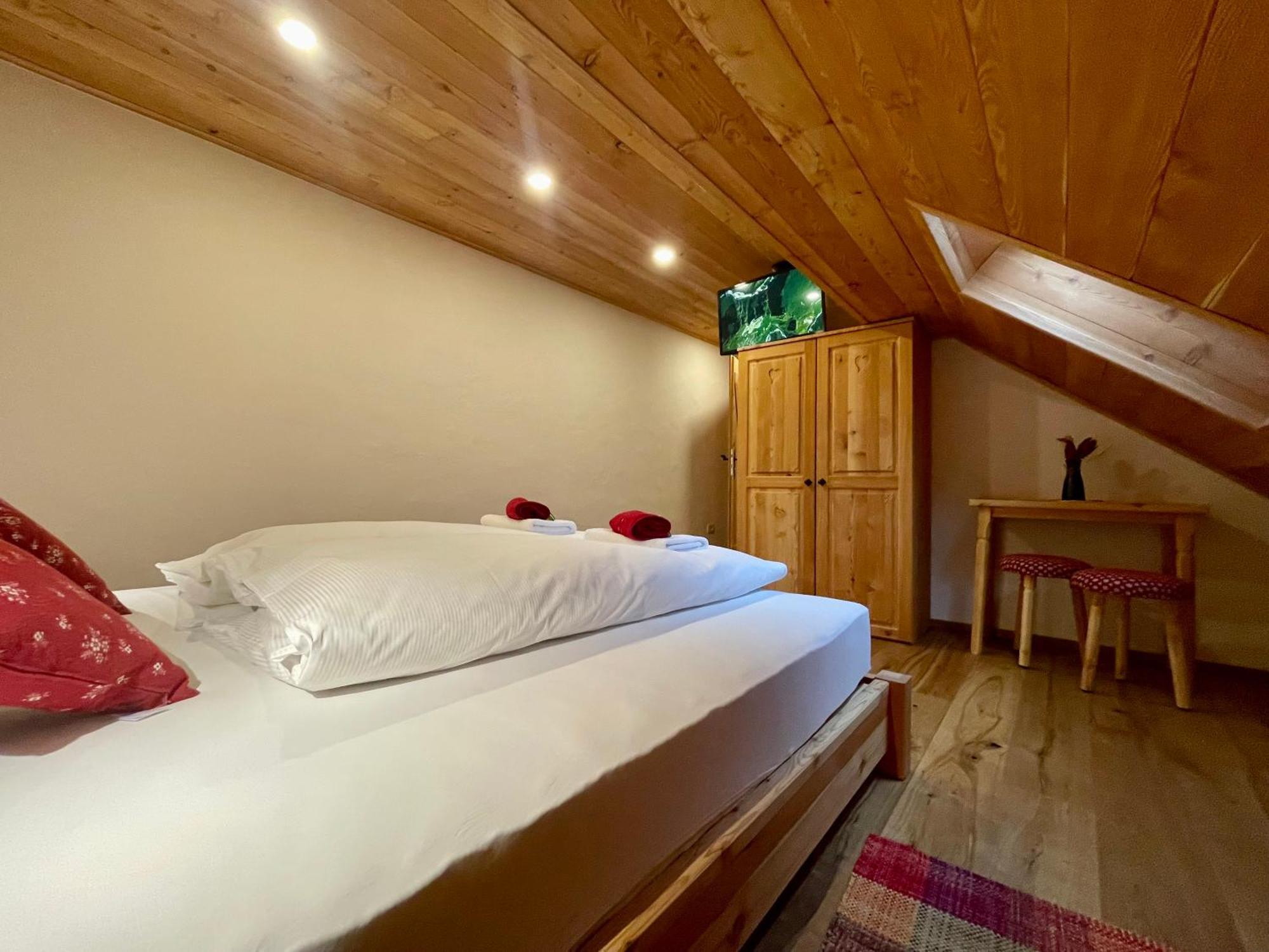 Hotel Surc Kranjska Gora Exteriör bild