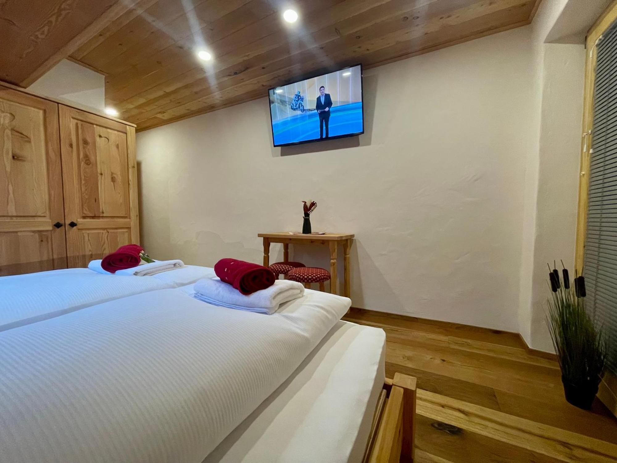Hotel Surc Kranjska Gora Exteriör bild
