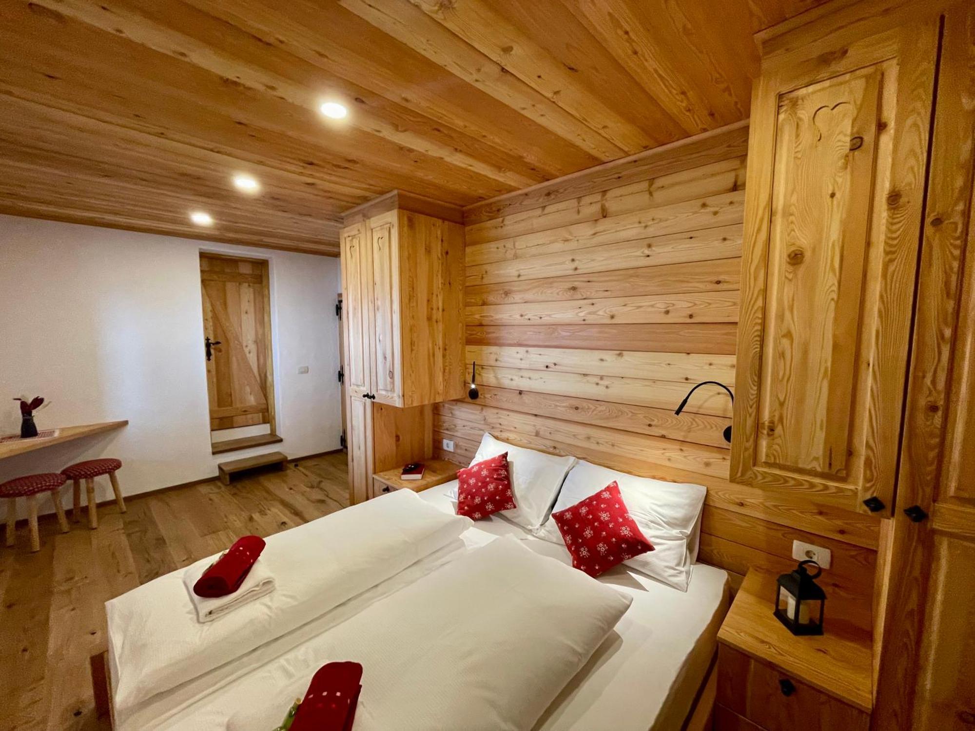 Hotel Surc Kranjska Gora Exteriör bild