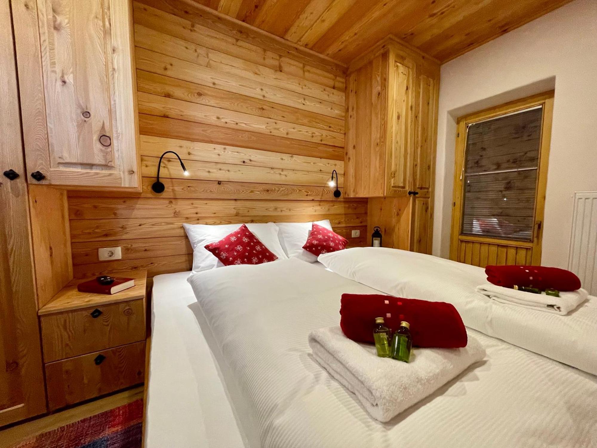 Hotel Surc Kranjska Gora Exteriör bild