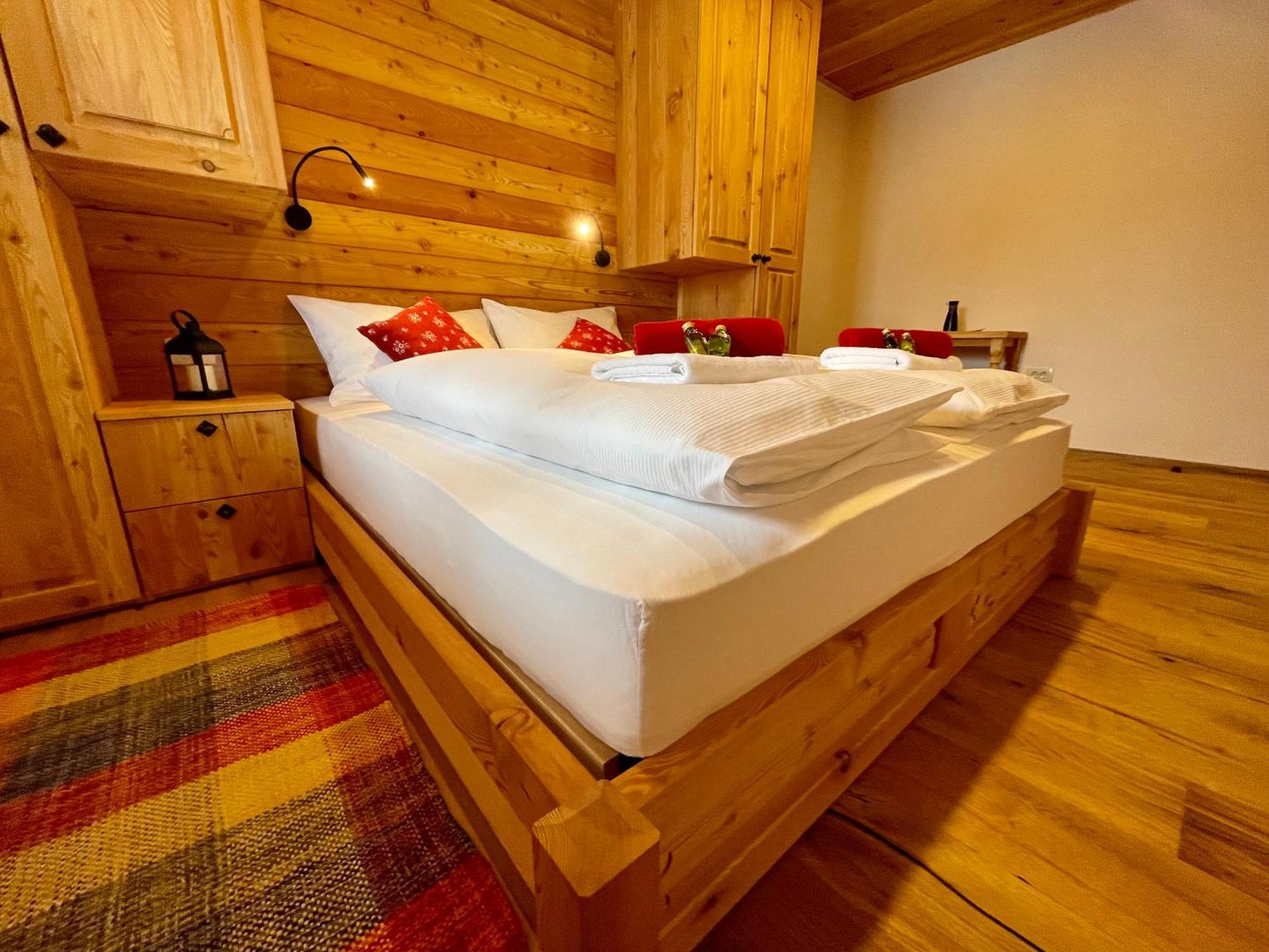 Hotel Surc Kranjska Gora Exteriör bild